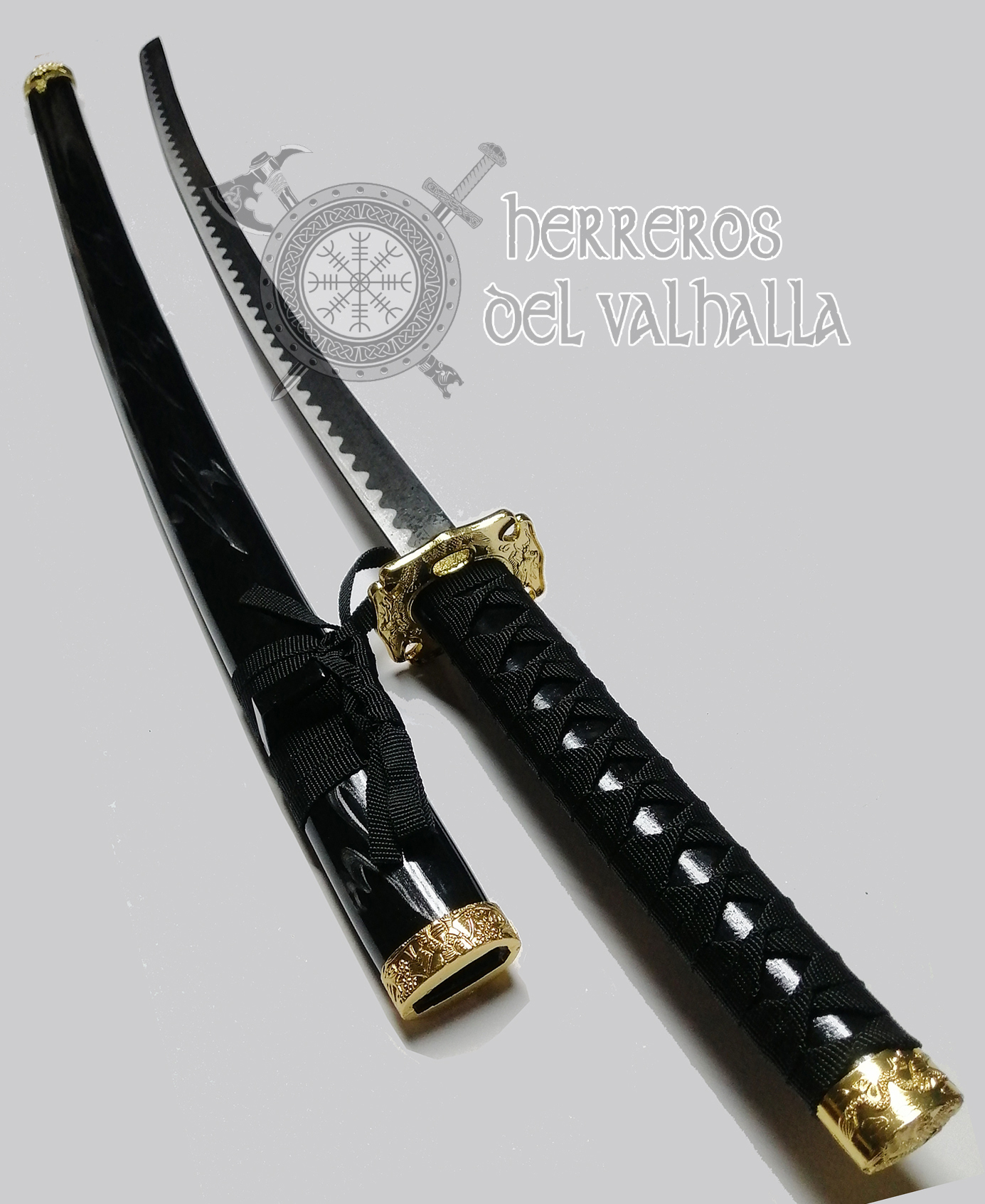 Katana Negra con Diseño Plateado