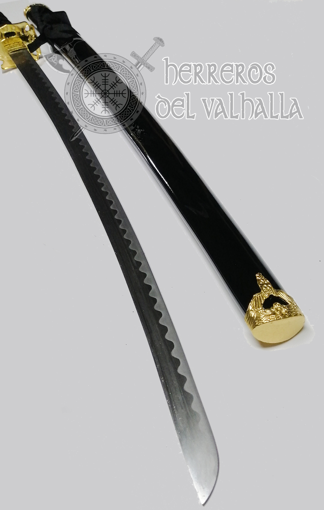 Katana Negra con Diseño Plateado - Imagen 5